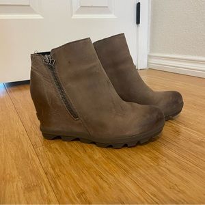 Sorel Joan of Arctic Wedge II zip bootie